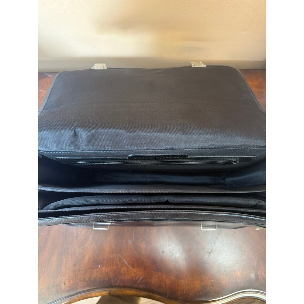 Brief case - Picture 8 of 10
